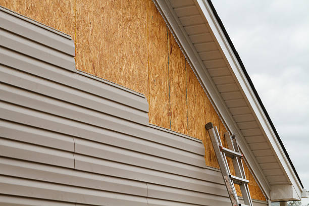 Professional Fiber Cement Siding technician working in Advance, NC